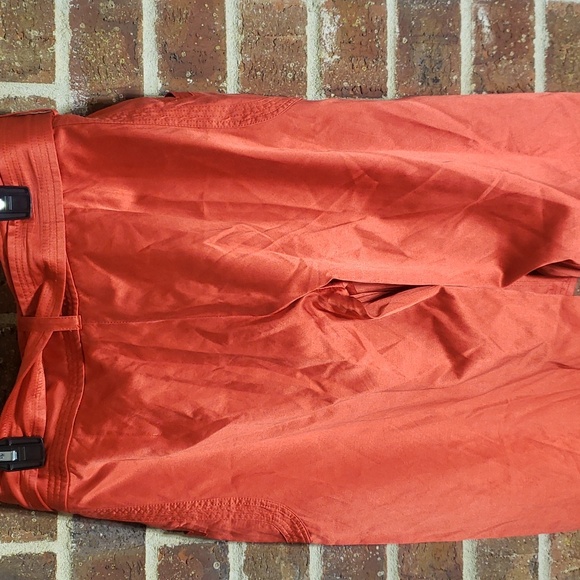 ARMANI EXCHANGE RED PANTS. - Picture 6 of 7